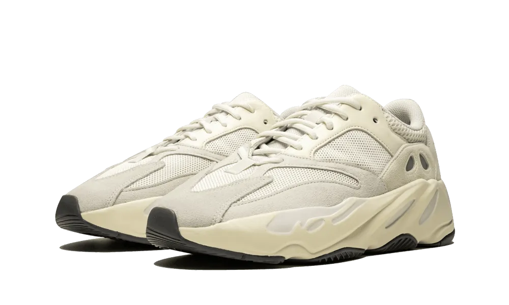 Yeezy 700 Analog Current Step Float Feel