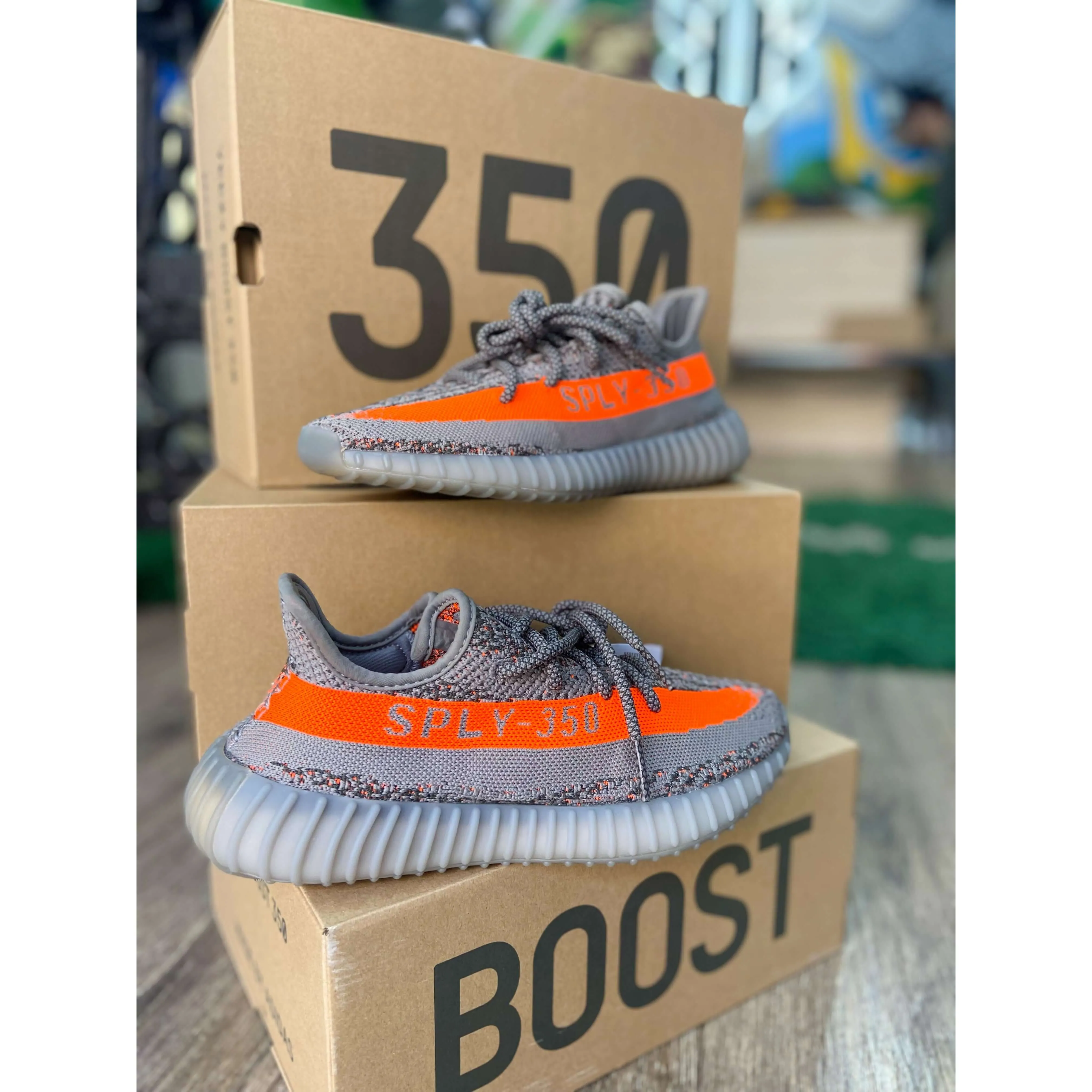 Minimalist Design Chic Street Adidas Yeezy Boost 350 V2 Beluga Reflective