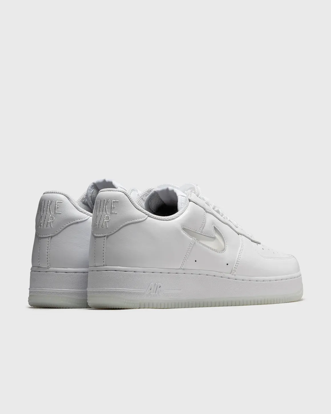 simple details Nike AIR FORCE 1 LOW RETRO