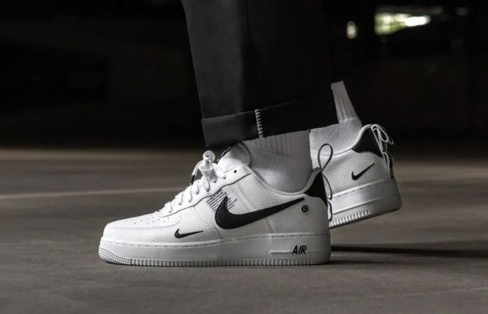 Night Style Nike Air Force 1 LV8 Utility Triple White
