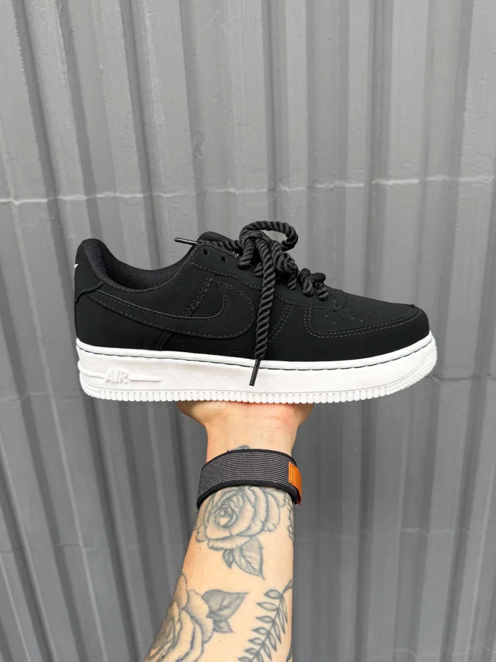 Nike Air Force 1 Preto/Branco Comfortable Footbed Subtle tone