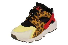 circular outsole running shoes Nike Air Huarache Mens DM9092 700