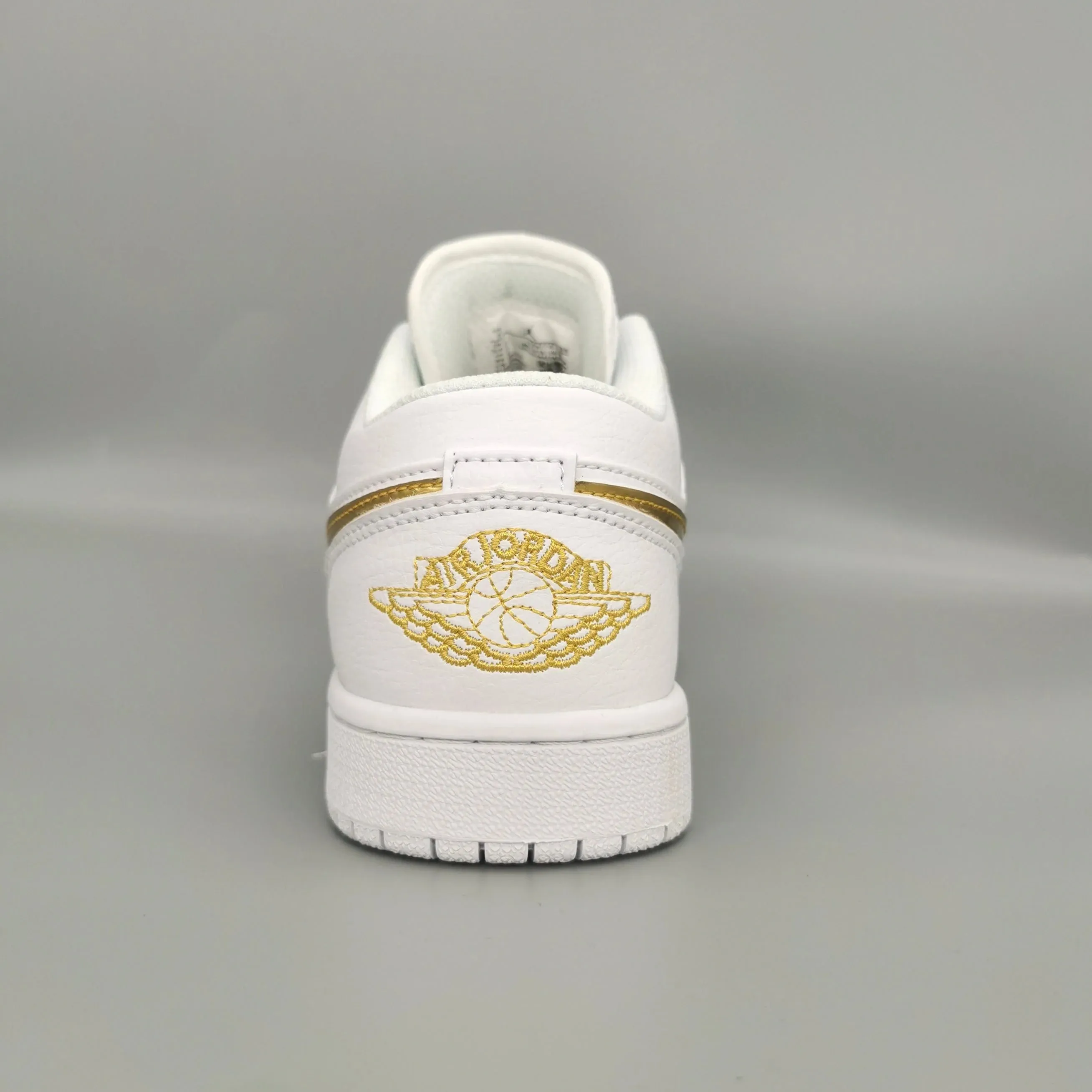 Nike Air Jordan 1 Low SE White/White/Metallic Gold Low Top Style