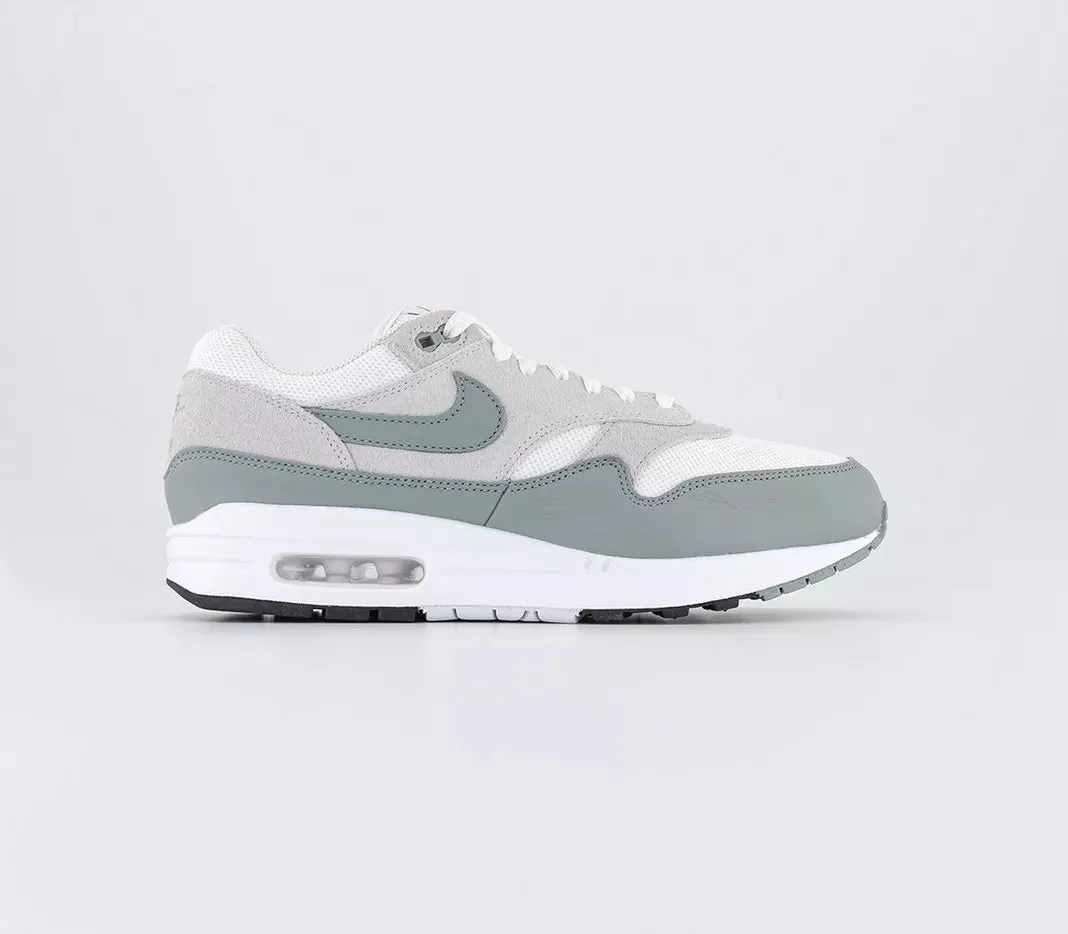 Nike AIR MAX 1 TRAINERS Durable Midsole Lightweight Performance Build