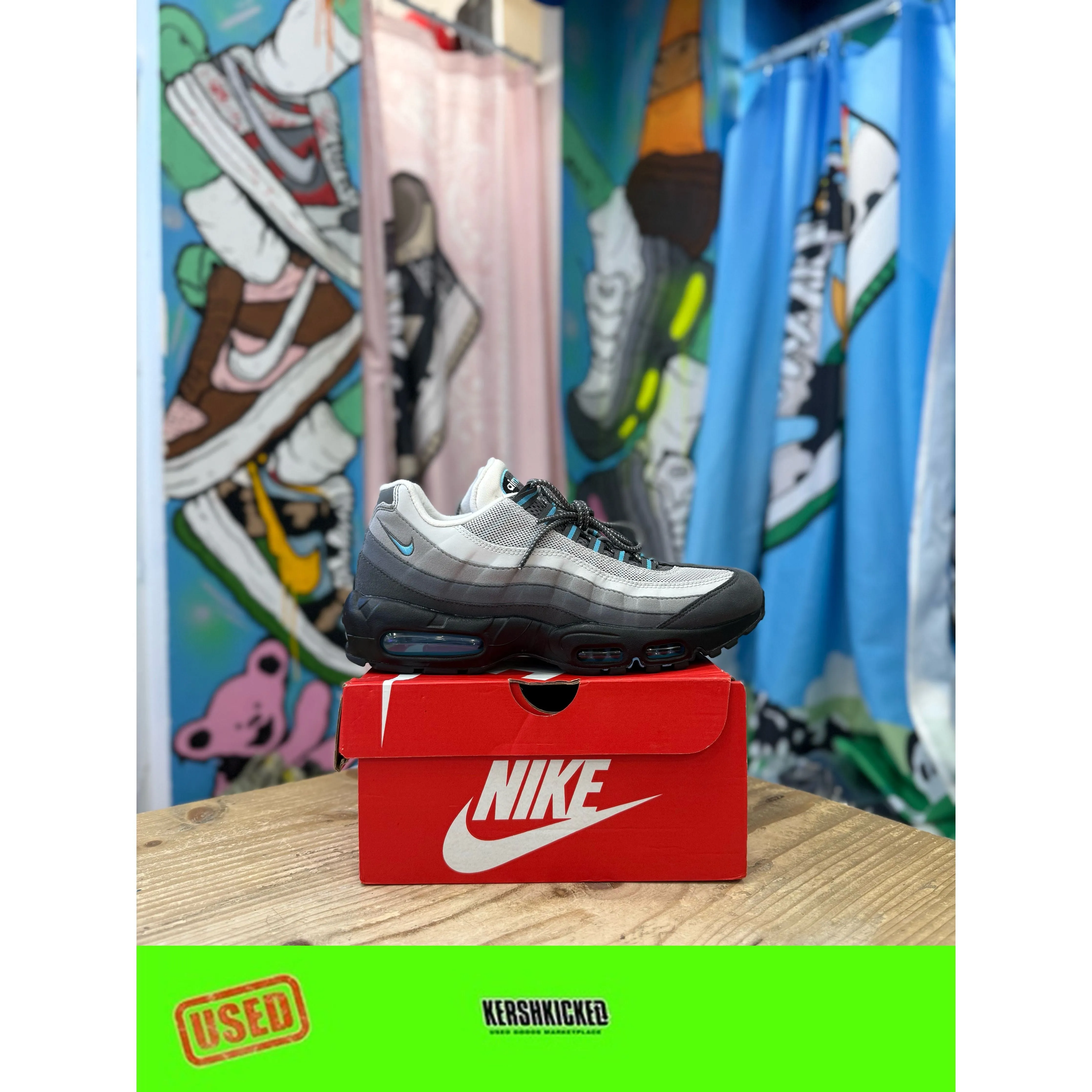 Nike Air Max 95 Baltic Blue UK8.5 ShockAbsorbing Wide Forefoot Design