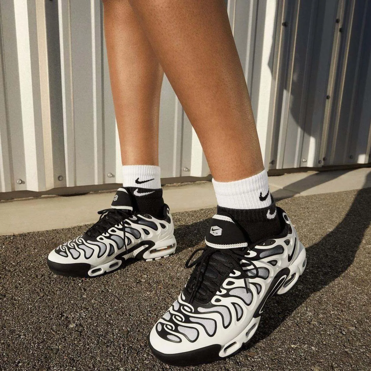 Nike Air Max Plus Drift "White/Black" Pressure Distribution System