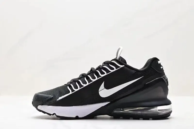 Cold resistant Ultimate Traction NIKE AIR MAX PULSE ROAM "Black/White"