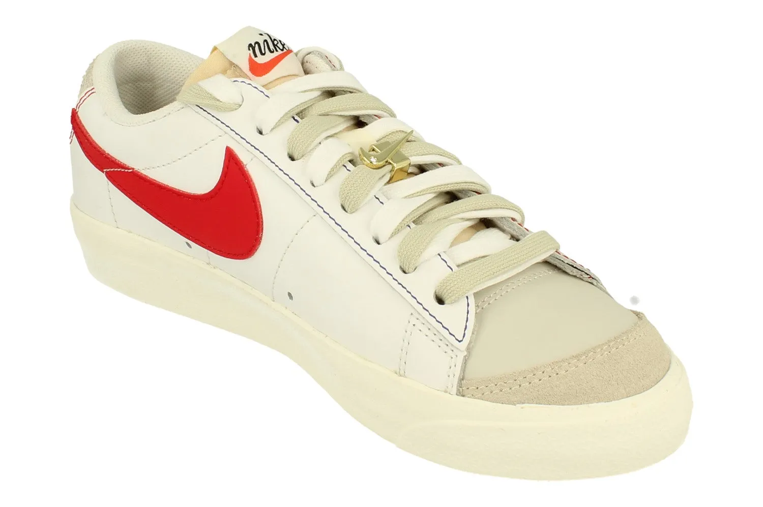 outdoor equipment daily runner Nike Blazer Low 77 PRM Mens Trainers DH4370 002
