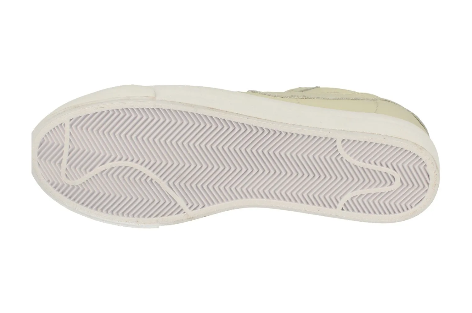 Nike Blazer Studio QS Mens Trainers 850478 001 running with a bandana plyometric - training