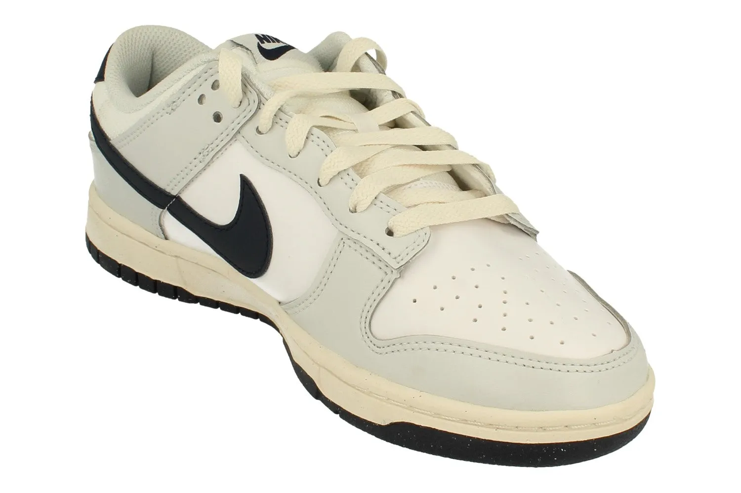 professional athletes Nike Dunk Low NN Mens Trainers Hf4299 001