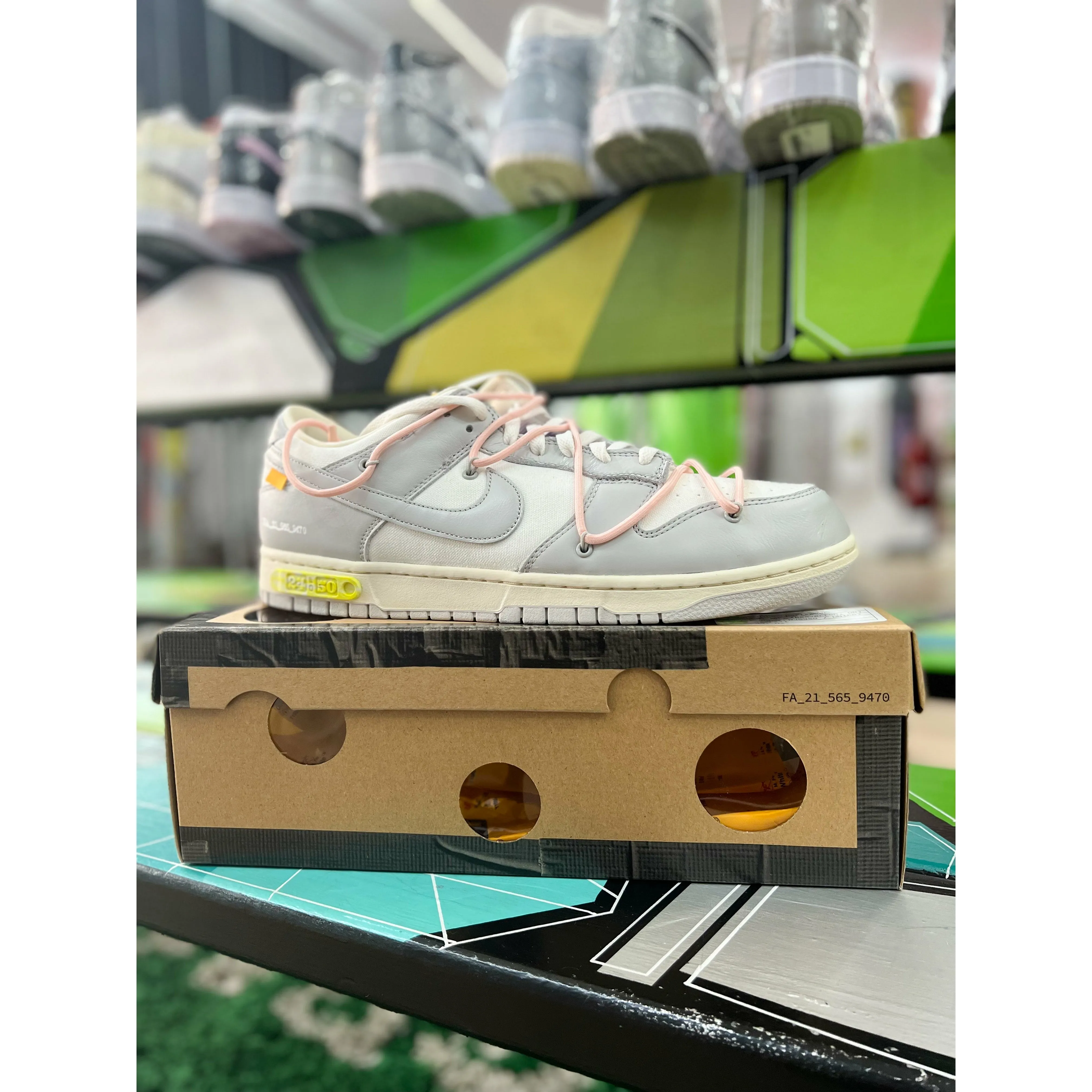 neutral support Nike Dunk Low Off-White Lot 24