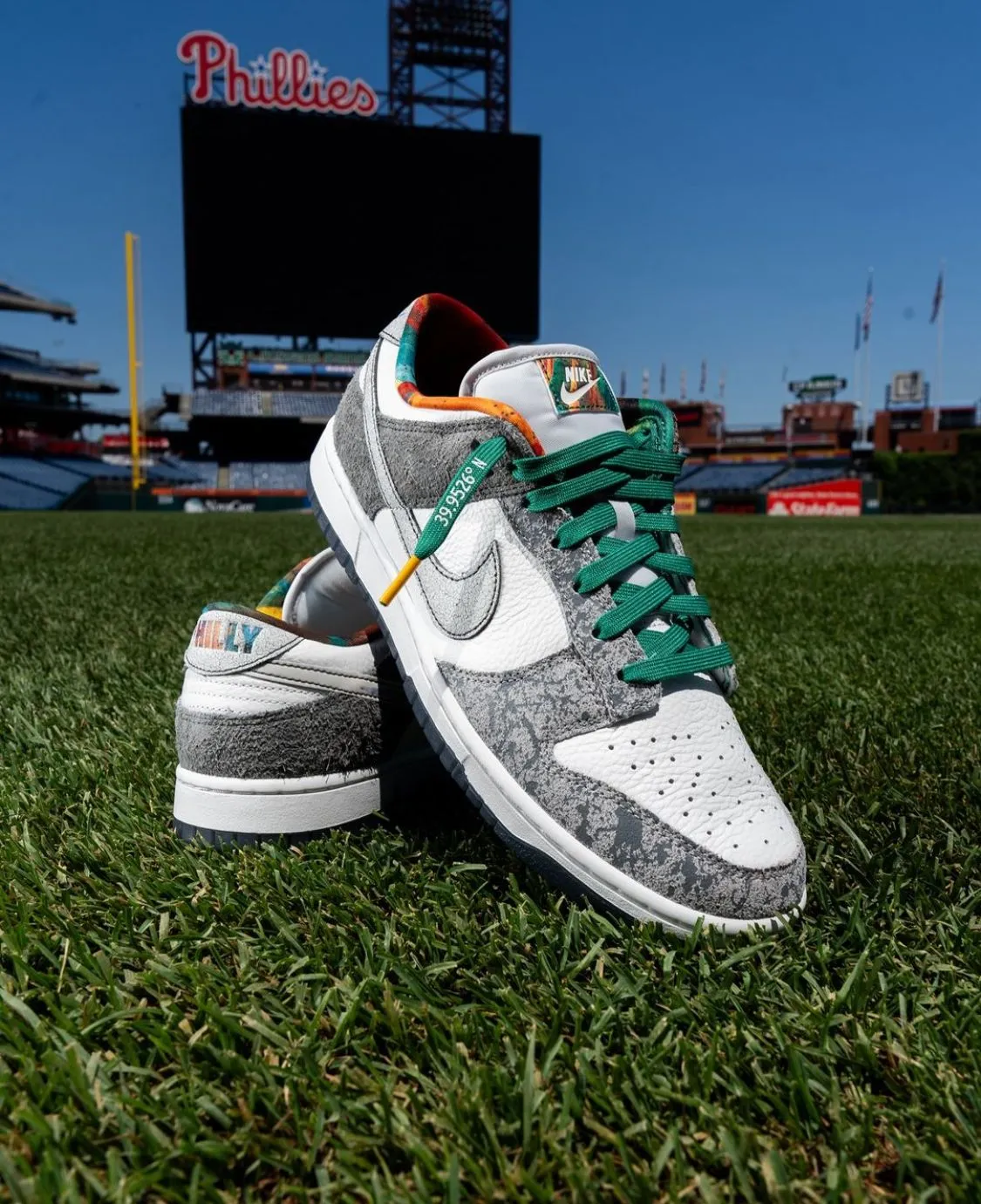 Nike Dunk Low "Philly" Wide Footbed Ventilation Port System