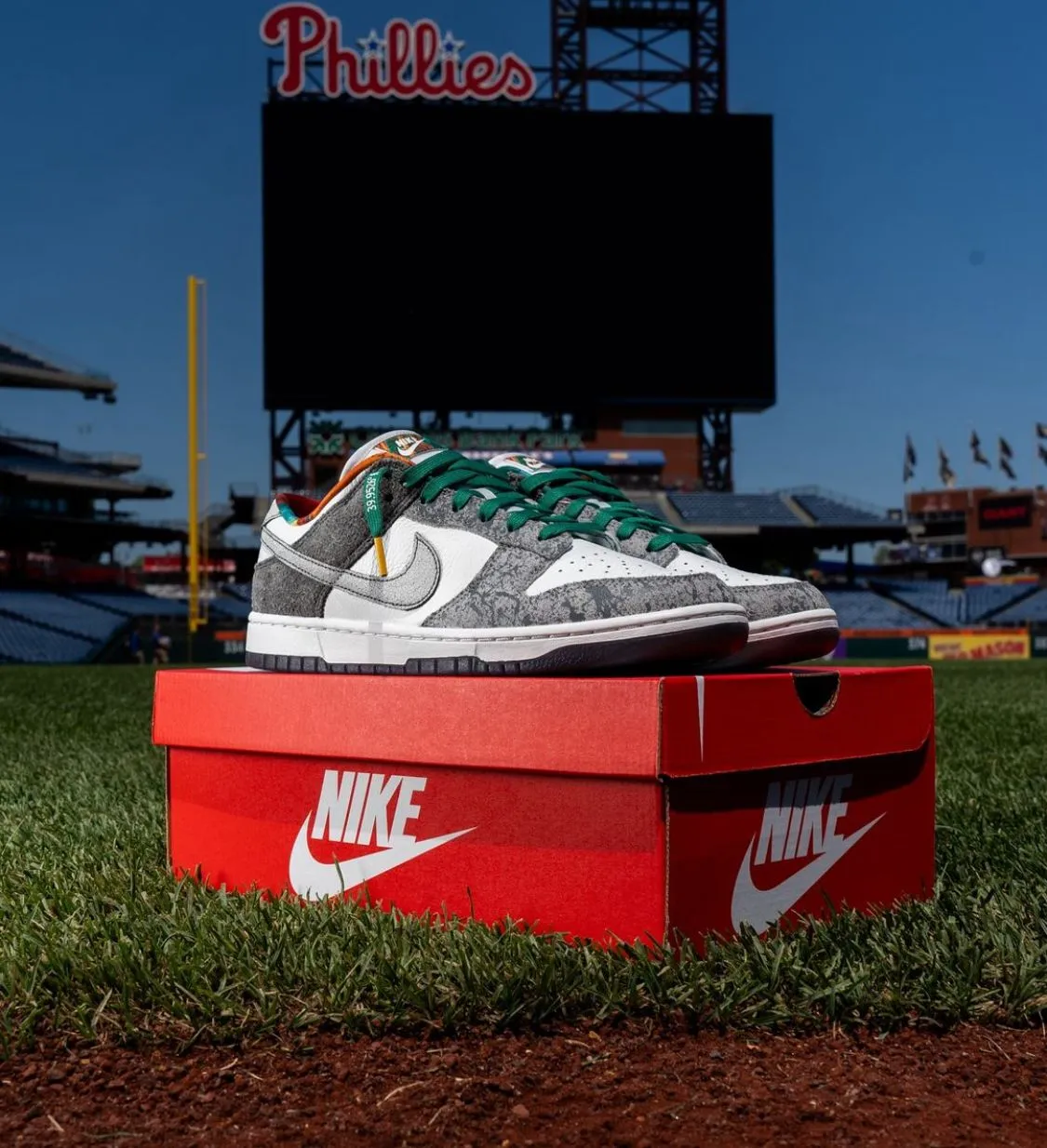 Comfort Adjust Nike Dunk Low "Philly"