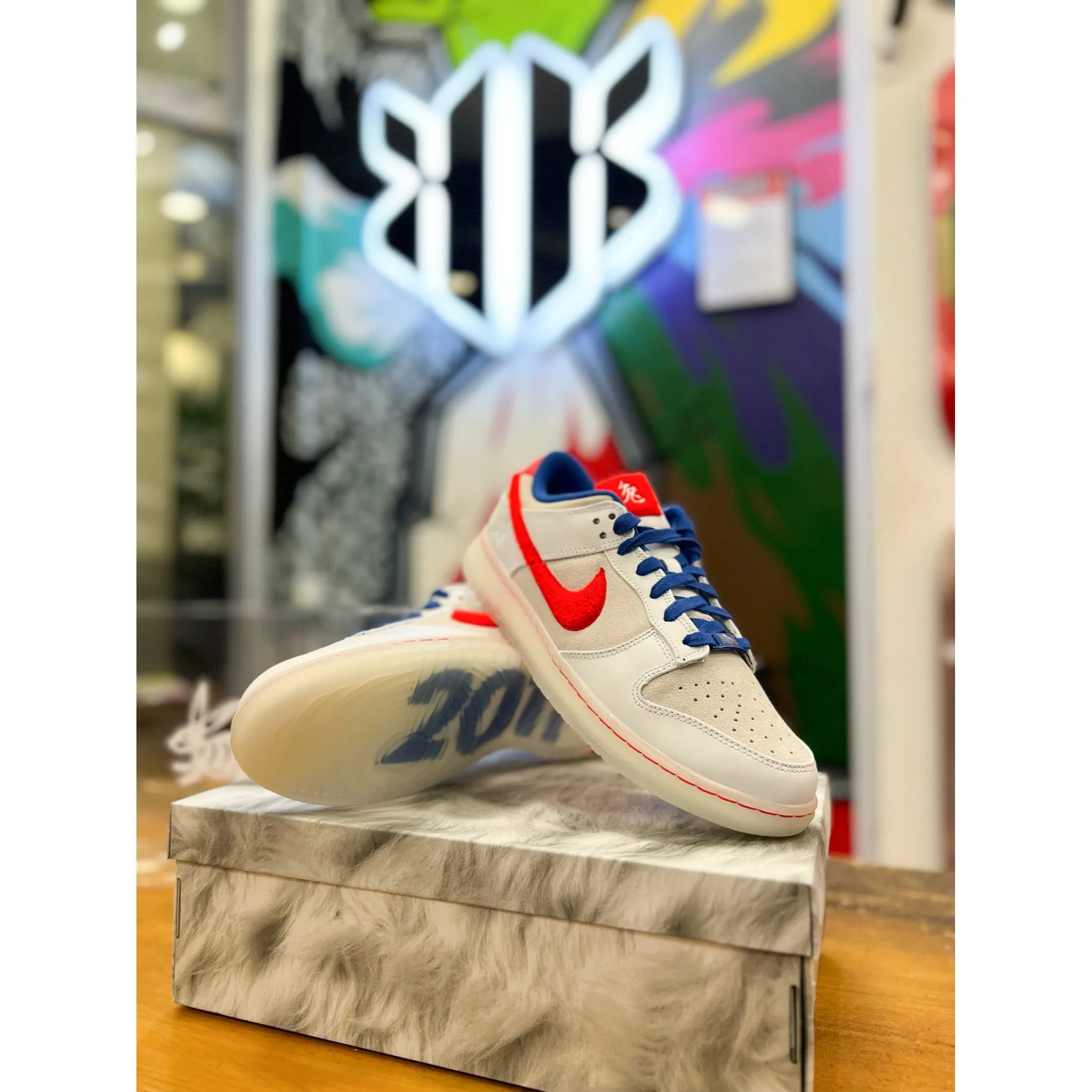 Reactive Propulsion Cushioned Step Nike Dunk Low Retro PRM Year Of The Rabbit White Crimson Varsity Royal