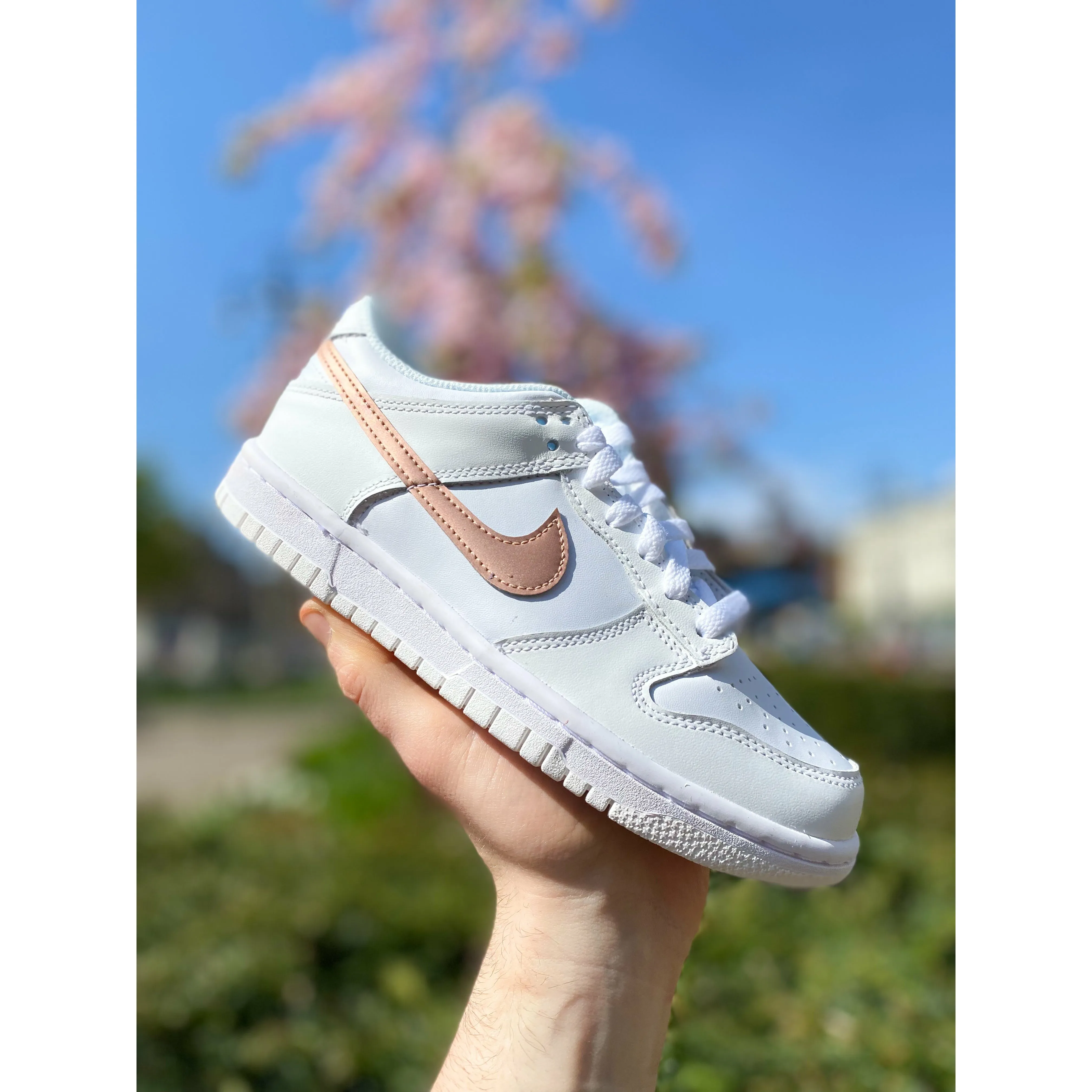 Nike Dunk Low White Rose (GS) Multi Directional Flex AntiFriction