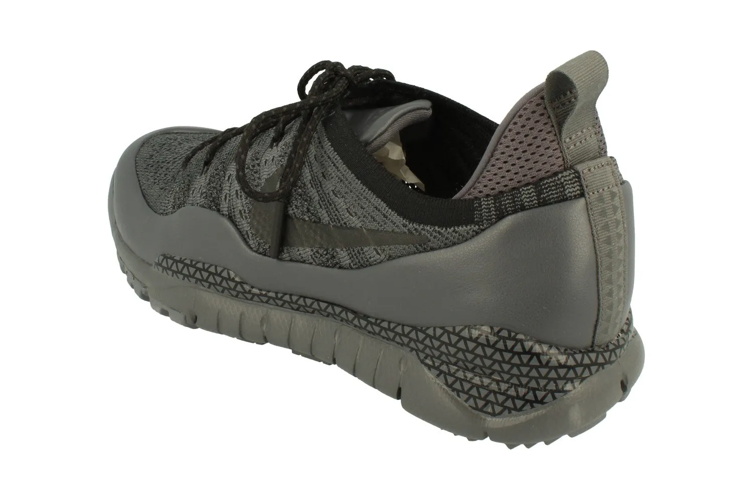 Nike Lupinek Flyknit Low Mens 882685 001 Training efficiency