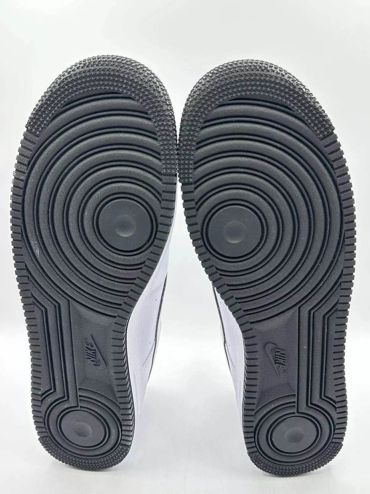 Nike Men??s Air Force 1 '07 Low White Black Outline Panda Soft Surface Evening Pace