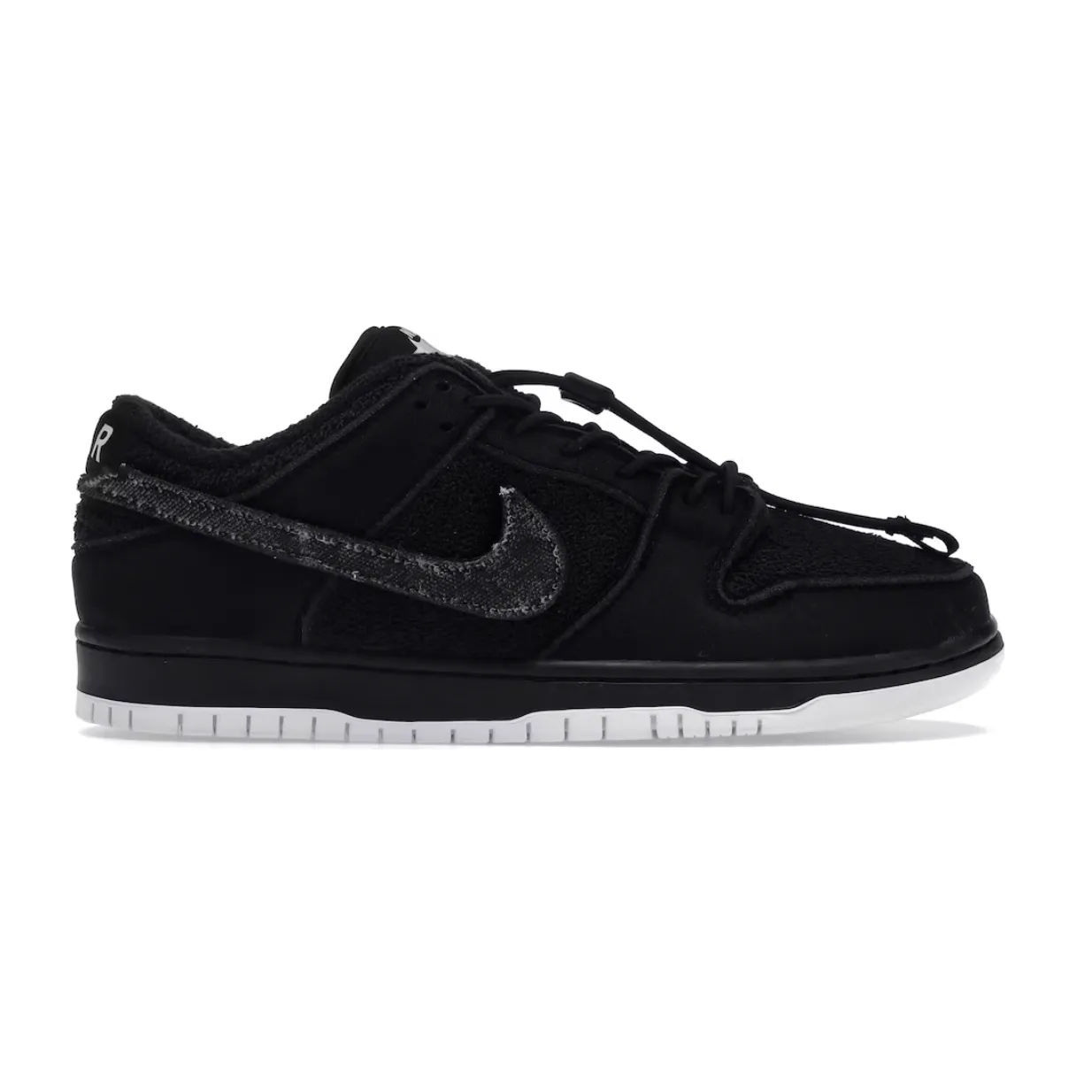Nike SB Dunk Low Gnarhunters Any Season Cool Interior