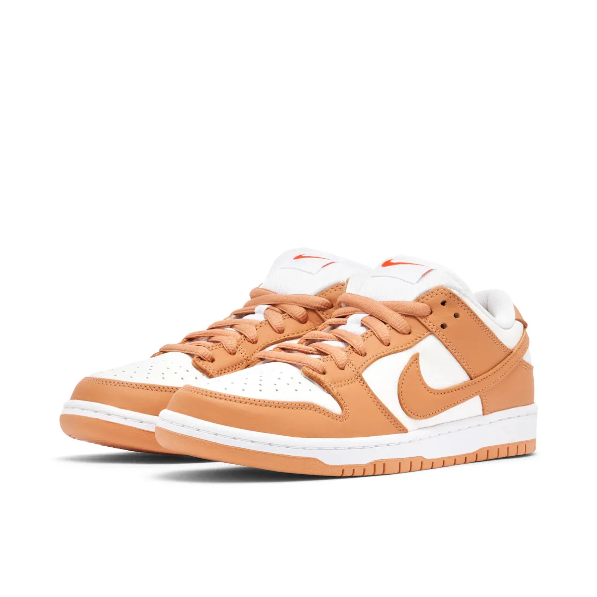 Grippy Outsole Boost Step Nike SB Dunk Low Light Cognac