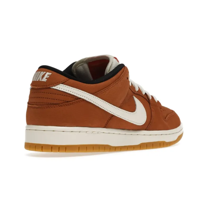 Nike SB Dunk Low Pro Dark Russet Fit Comfort Performance Tech