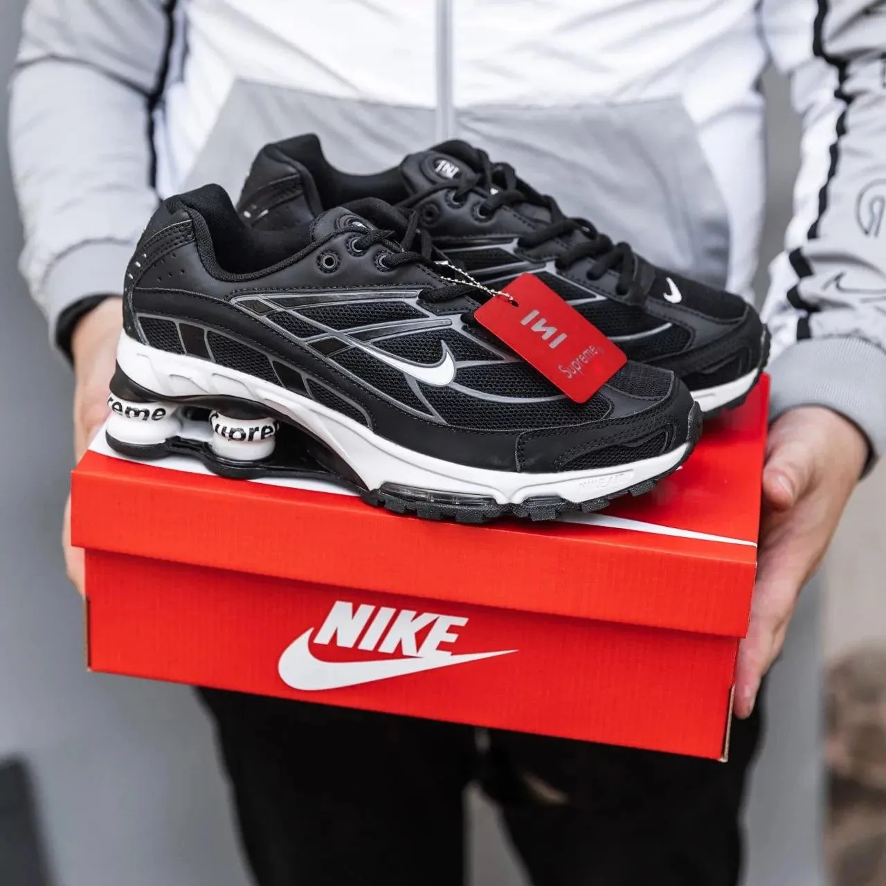 Nike Shox Ride 2 Supreme 'Black/White' Comfort Tongue