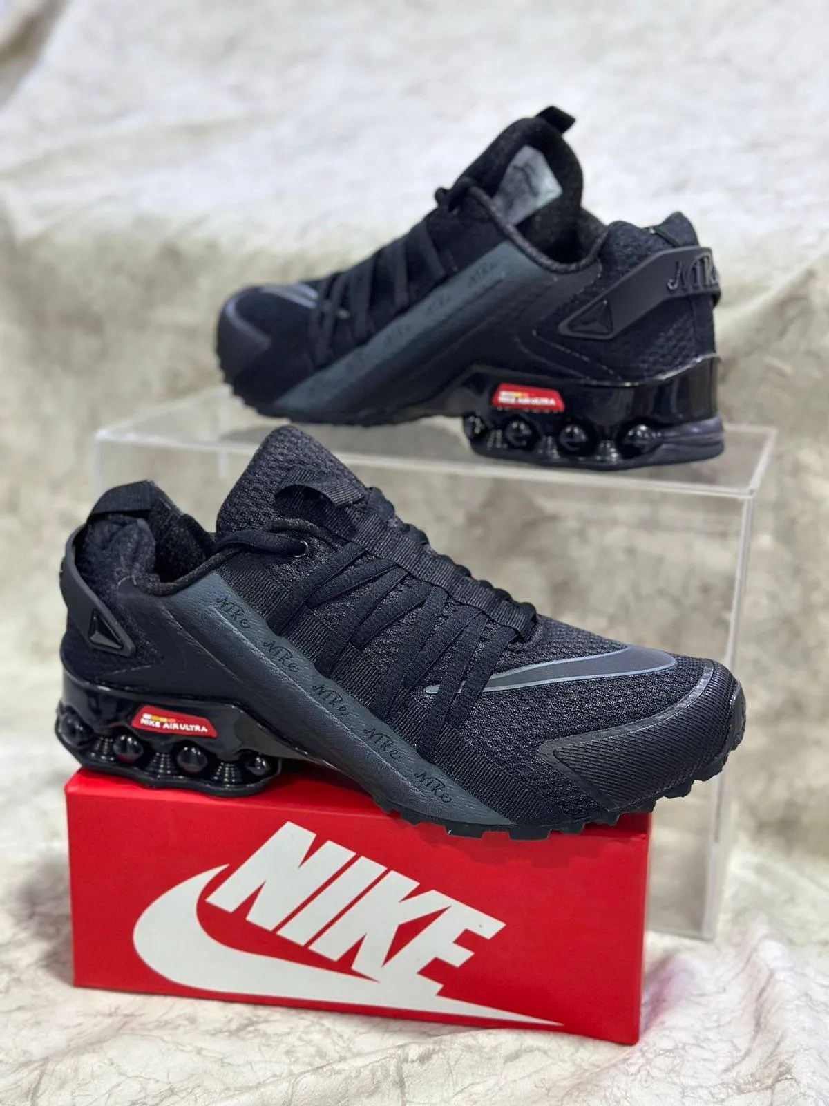 Nike Ultra Max Black/Red Airy Feel