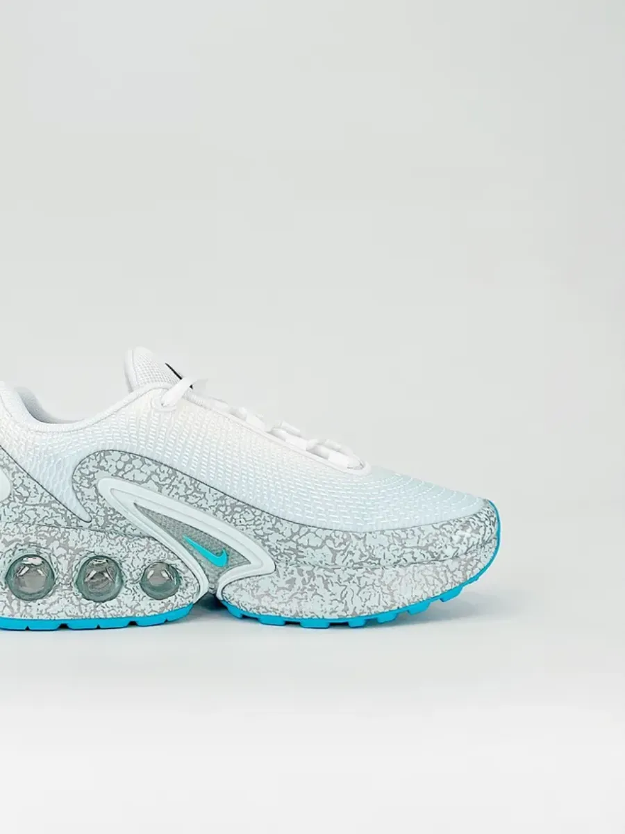 QuickDry Torsion Stability Plate Nike Air Max Dn White Safari