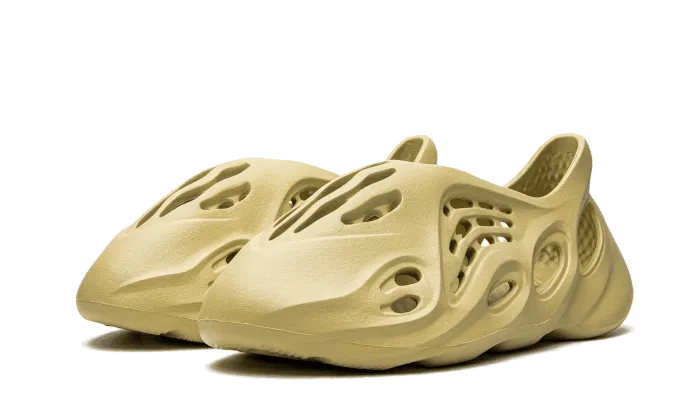 Yeezy Foam RNNR Sulfur Flexible Design Weekend Vibe