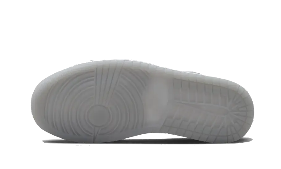 Durable Outsole Construction Exclusive traction Air Jordan 1 Mid Crinkled Chrome