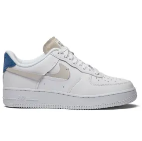 Foot Balance Nike Air Force 1 LX Vandalised White (W)