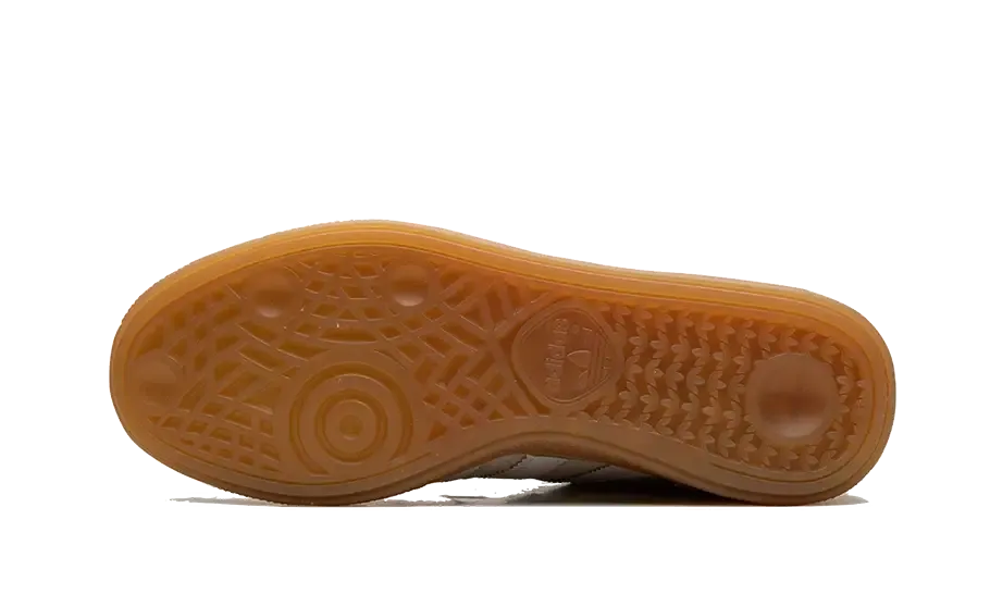 Handball Spezial Wonder White Timeless Appeal Bride Side