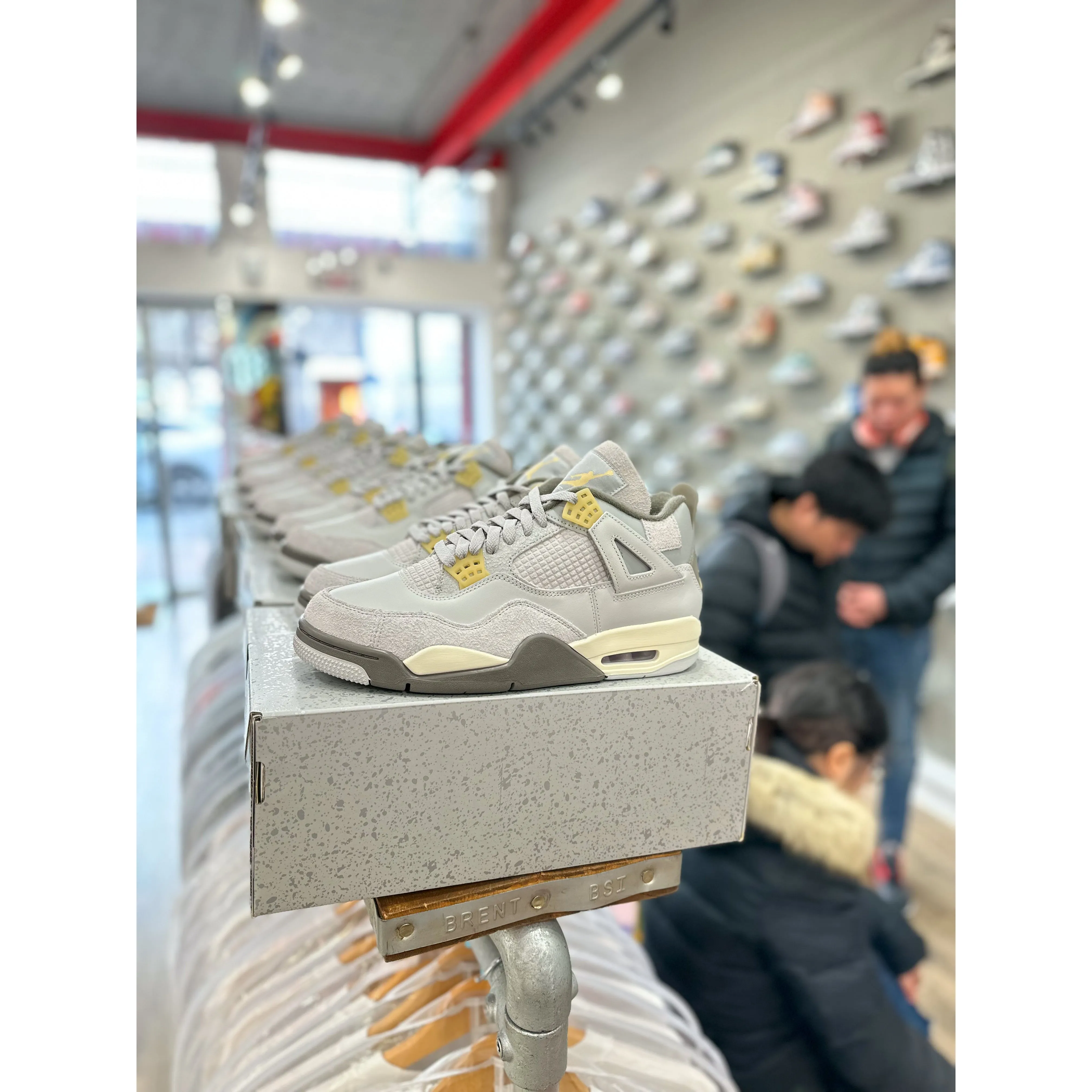 twistable running shoes summer running footwear Jordan 4 Retro SE Craft Photon Dust