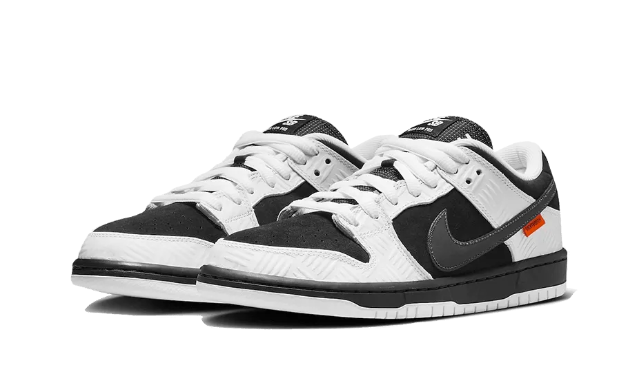 Training Use SB Dunk Low TIGHTBOOTH