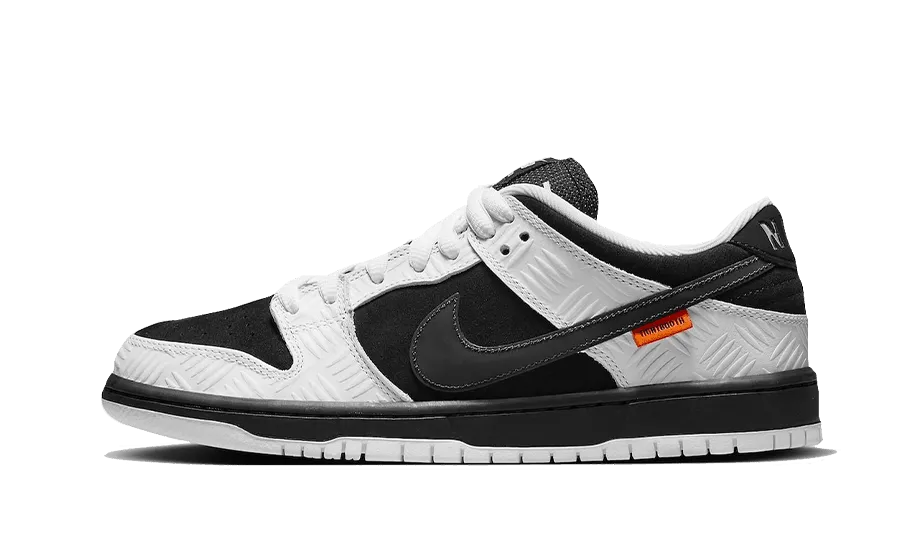 SB Dunk Low TIGHTBOOTH Minimalist Design