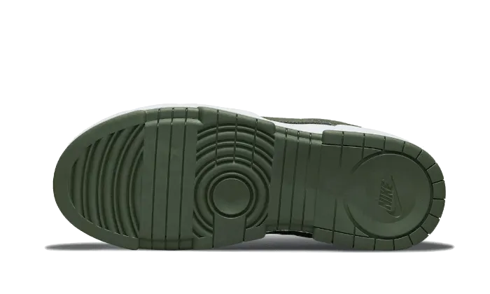 Fashion-forward flair Breathable Vamp Dunk Low Disrupt Dark Green
