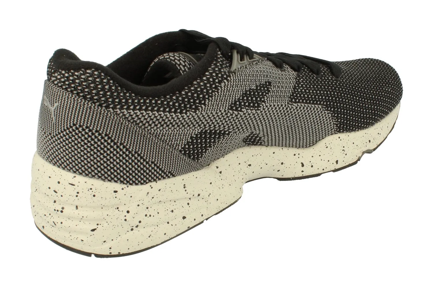 Knee support running on a dirt path Puma R698 Knit Mesh V2 Fltrd Mens 361659 01