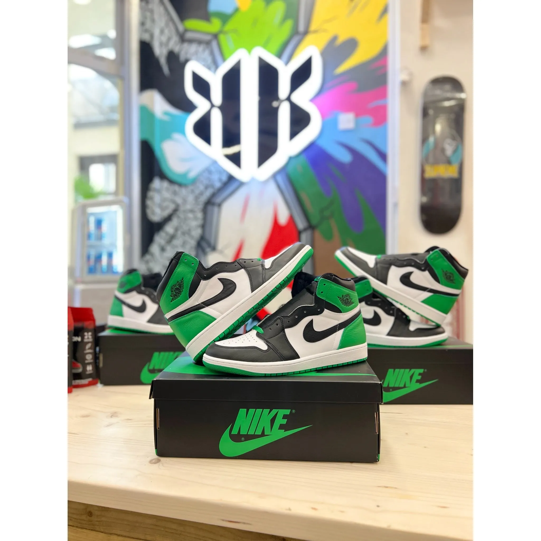 Jordan 1 Retro High OG Lucky Green retro - style running shoes