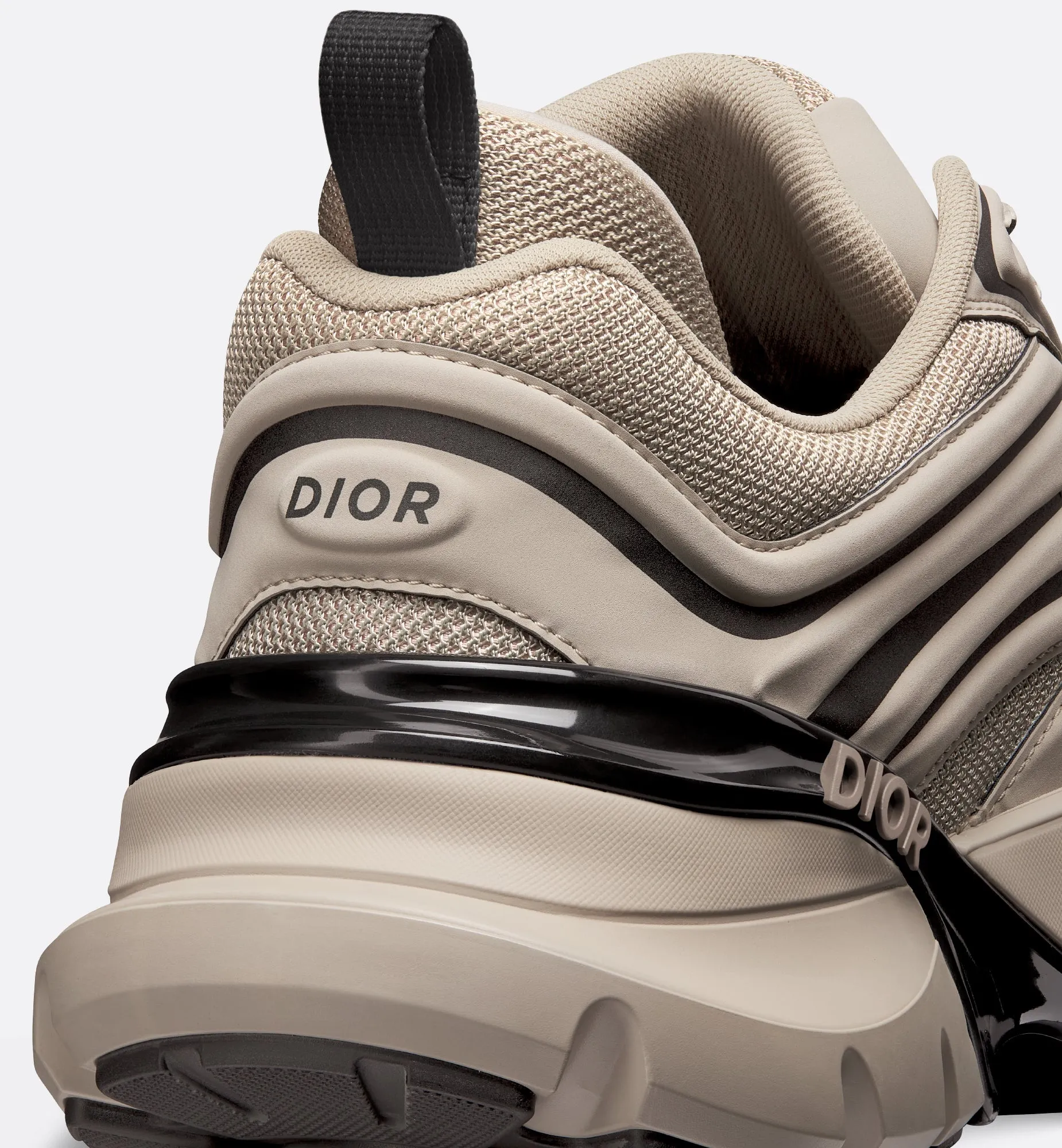 Versatile Design Dior Sneaker B44 Blade Maille beige et tissu technique beige