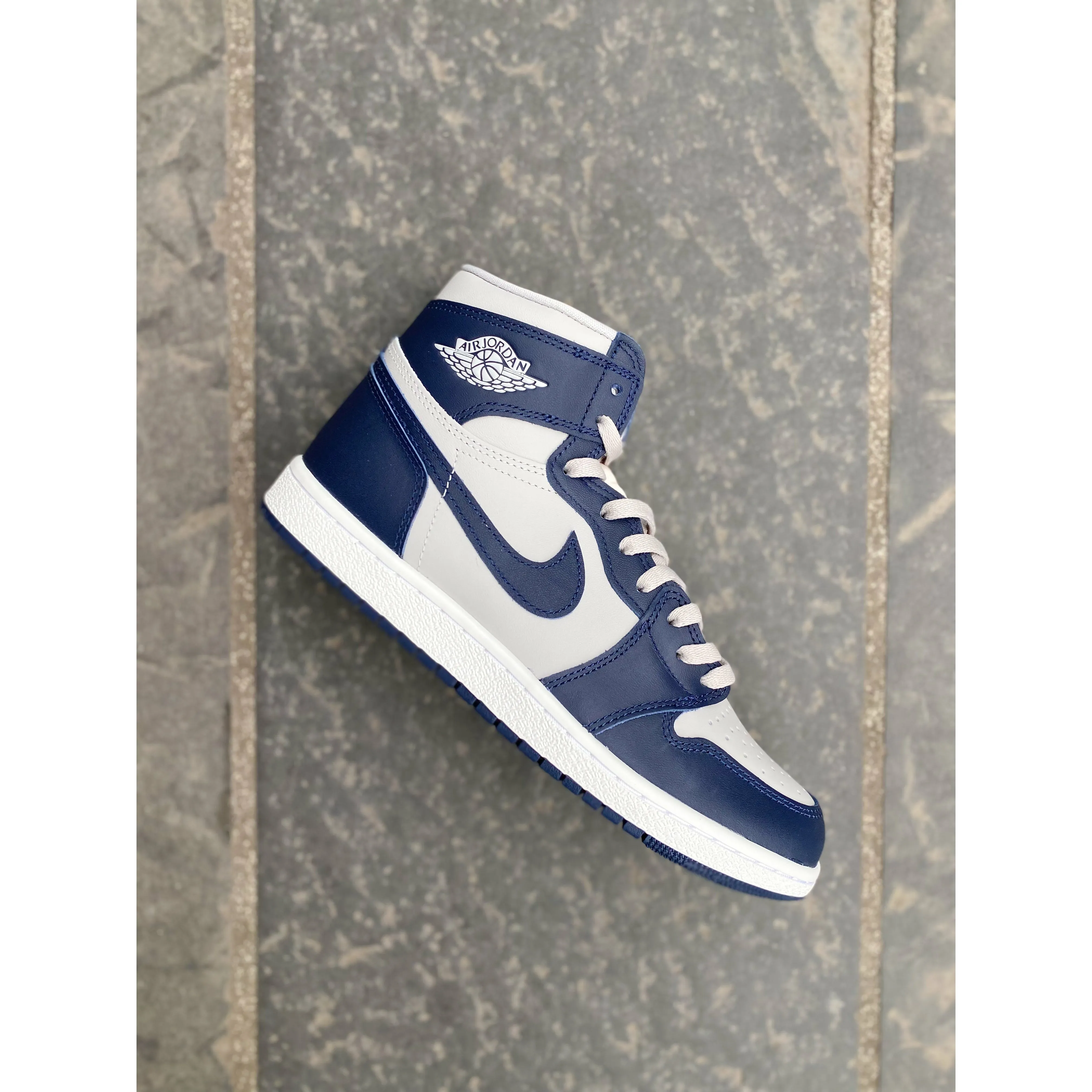 slip - resistant shoes running in cross - country races shoes Jordan 1 High Retro 85 Georgetown
