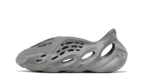 Yeezy Foam RNNR MX Granite Plaza Mood