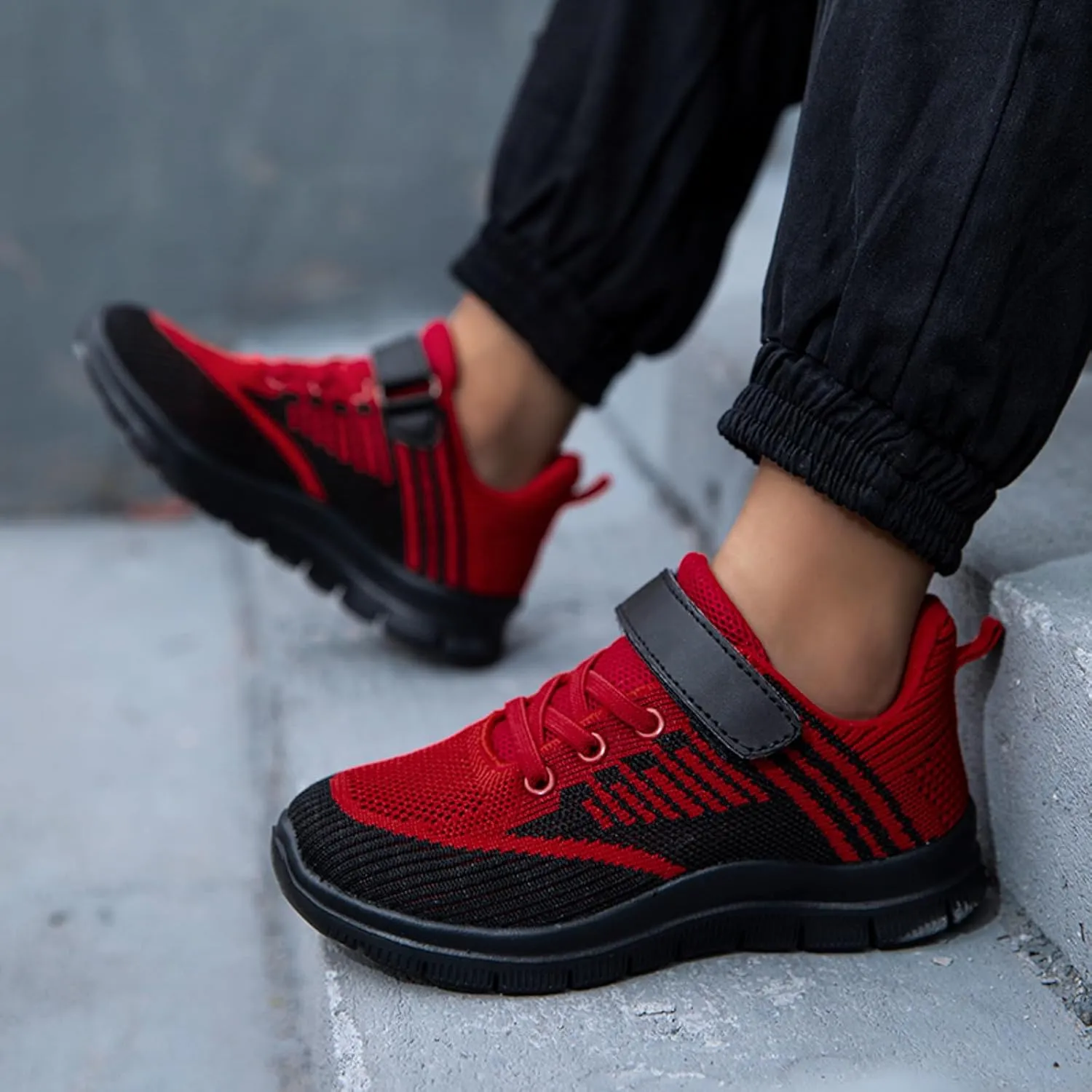 Sneakers for Boys Tennis Running Shoes Athletic Lightweight Sports Walking Shoes Breathable Mesh Comfortable Sneakers