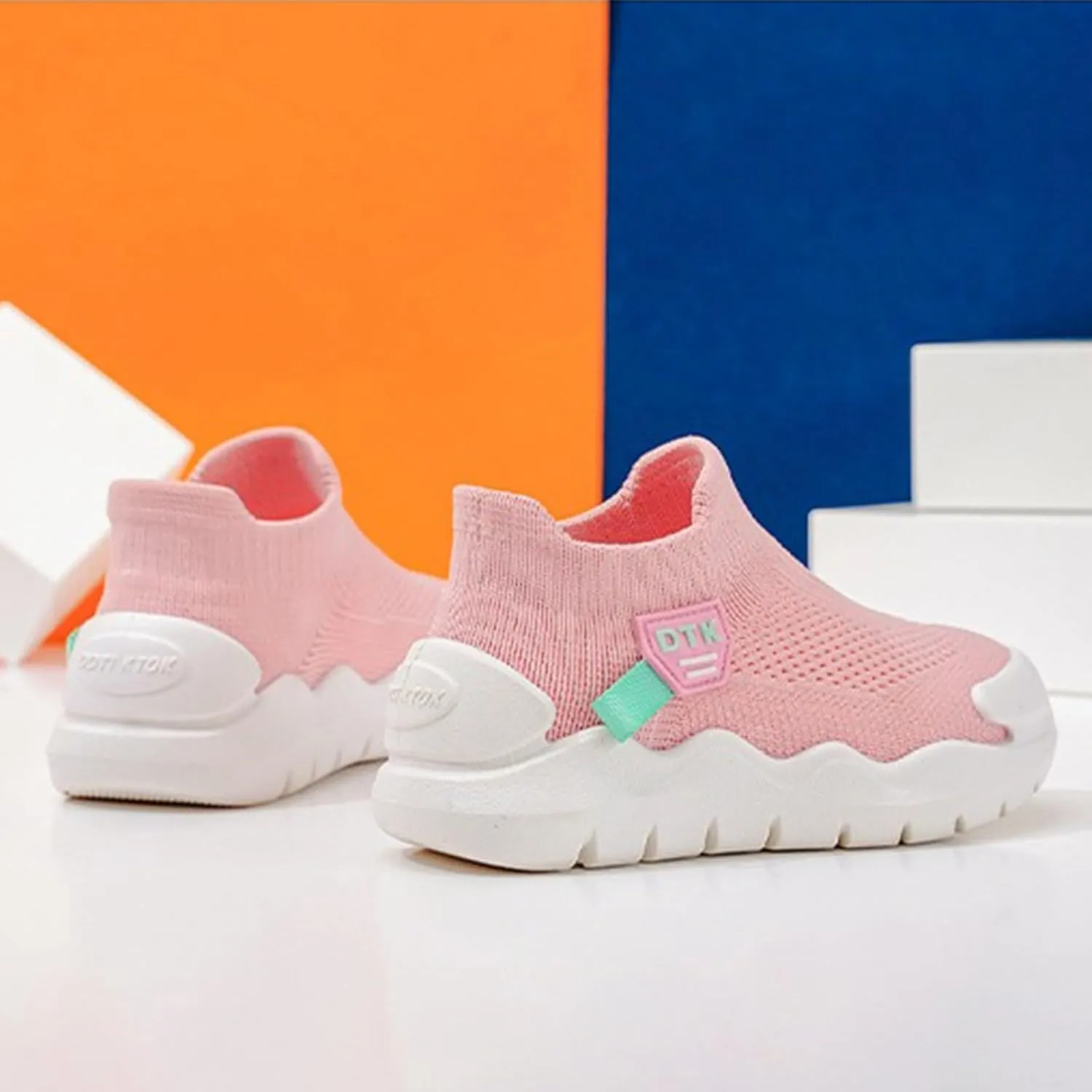 Sneakers for Girls Causal Lightweight Slip On Running Shoes Comfortable Breathable Tennis Shoes Outdoor Walking Sneakers