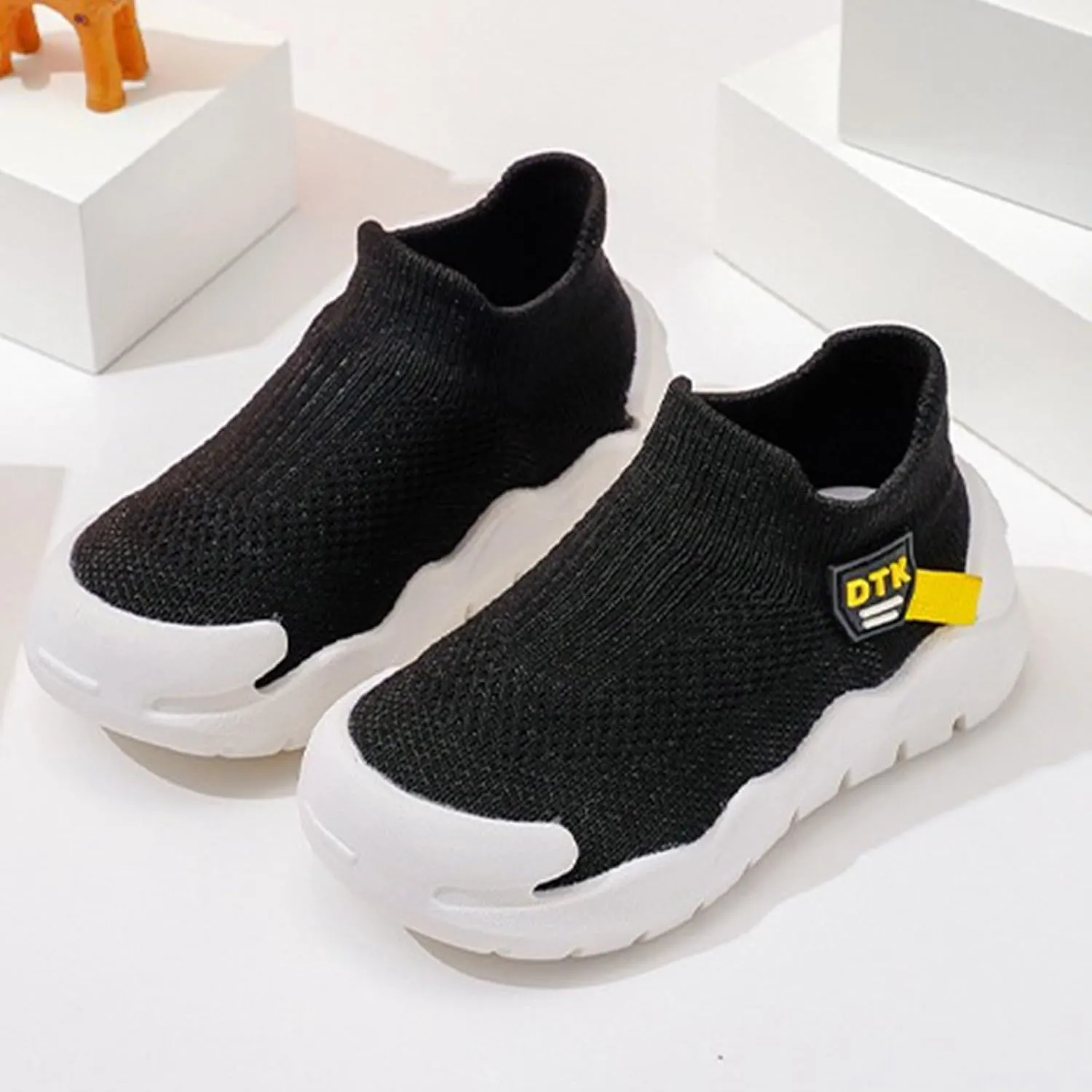 Sneakers for Girls Causal Lightweight Slip On Running Shoes Comfortable Breathable Tennis Shoes Outdoor Walking Sneakers