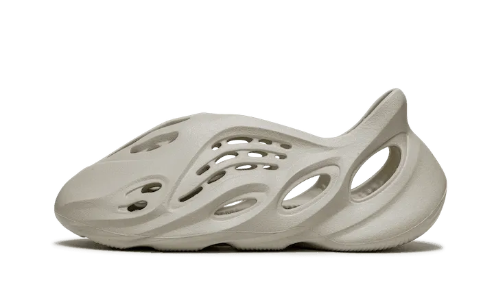 Yeezy Foam RNNR Sand Park Game Modern Edge