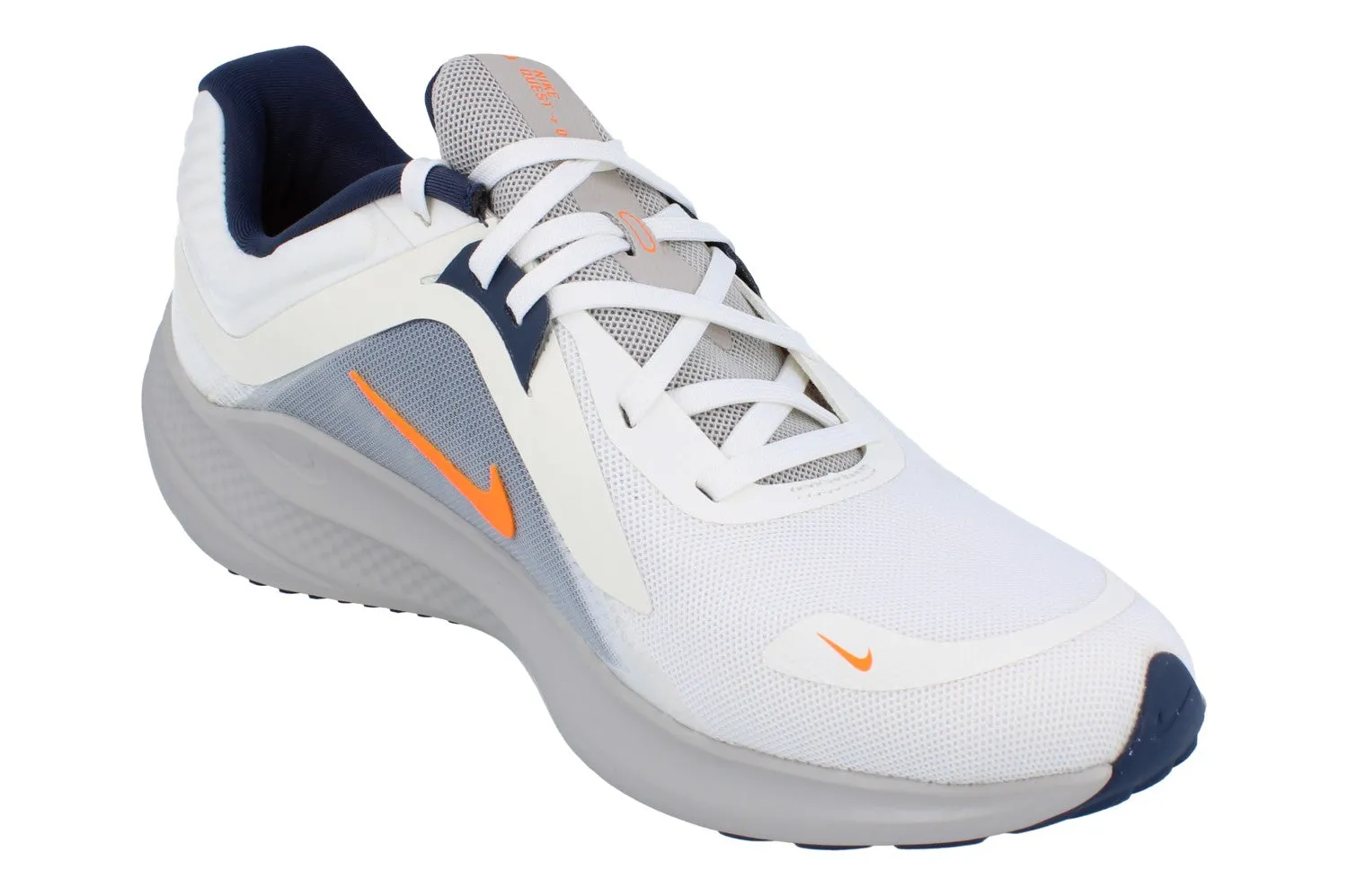 running in a school run shoes Nike Quest 5 Mens DD0204 103