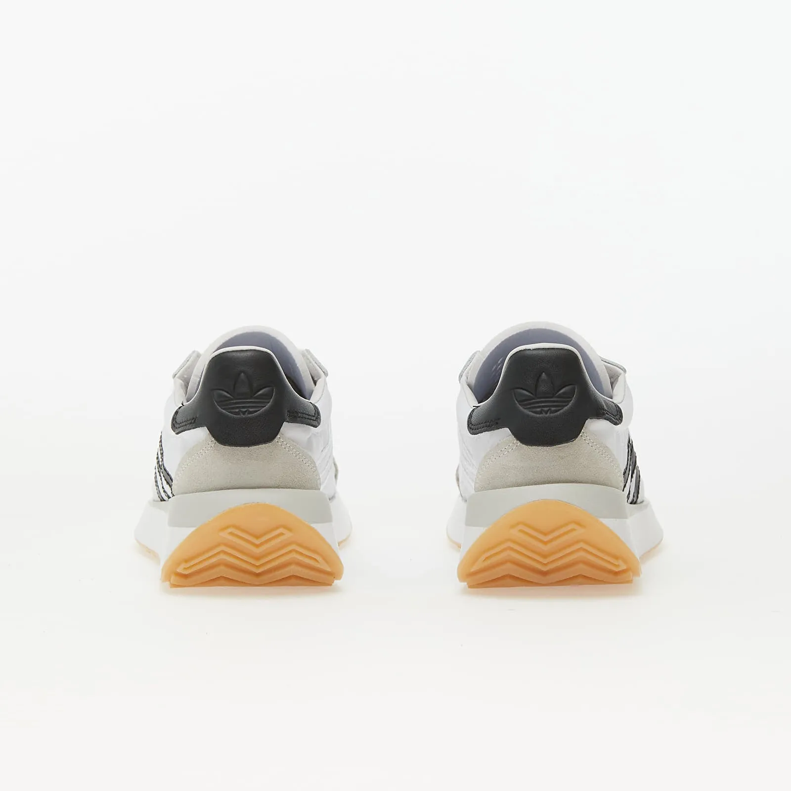 Unibody Construction Adidas Originals Country Xlg