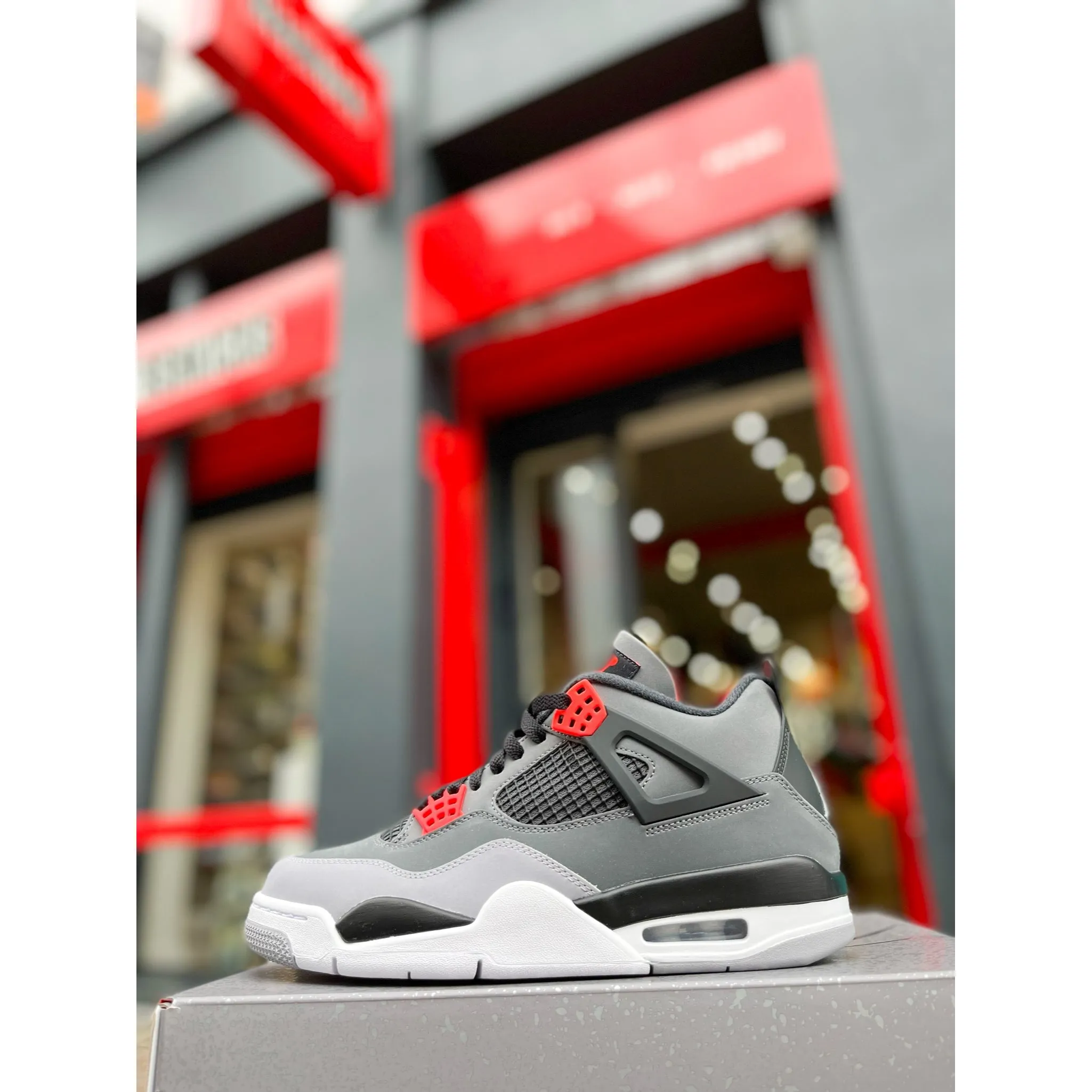 Soft midsoles Jordan 4 Retro Infrared