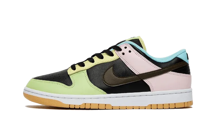 Dunk Low SE Free 99 Black Distinctive breathability