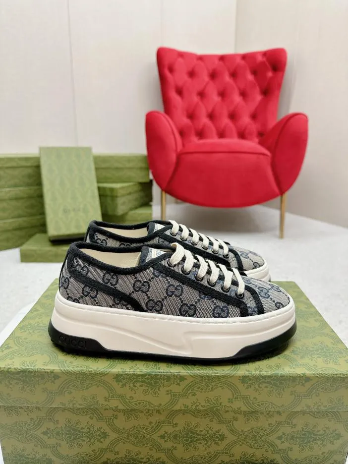 Casual cushioning Reinforced Sides Gucci GG Sneaker 'Interlocking 'Marine blue/white soles'