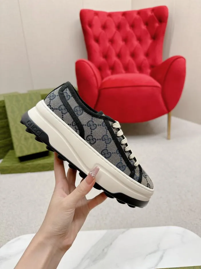 Comfort Cushion Technology Gucci GG Sneaker 'Interlocking 'Marine blue/white soles'